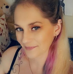 Meet your Posher, Angeline